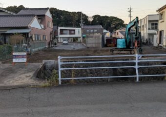 水路の隣の難関物件！思わぬ地中埋設物も…